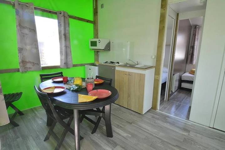 Tente pour 4 personnes, avec bassin pour enfant et sauna en Ille-et-Vilaine - 4