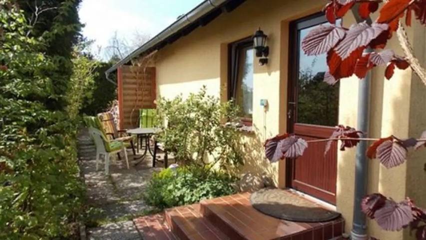 Ferienwohnung für 3 Personen, mit Terrasse und Garten in Putbus
