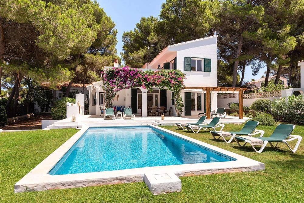 Casa Aina - Four Bedroom Villa, Sleeps 8 in Son Parc, Es Mercadal