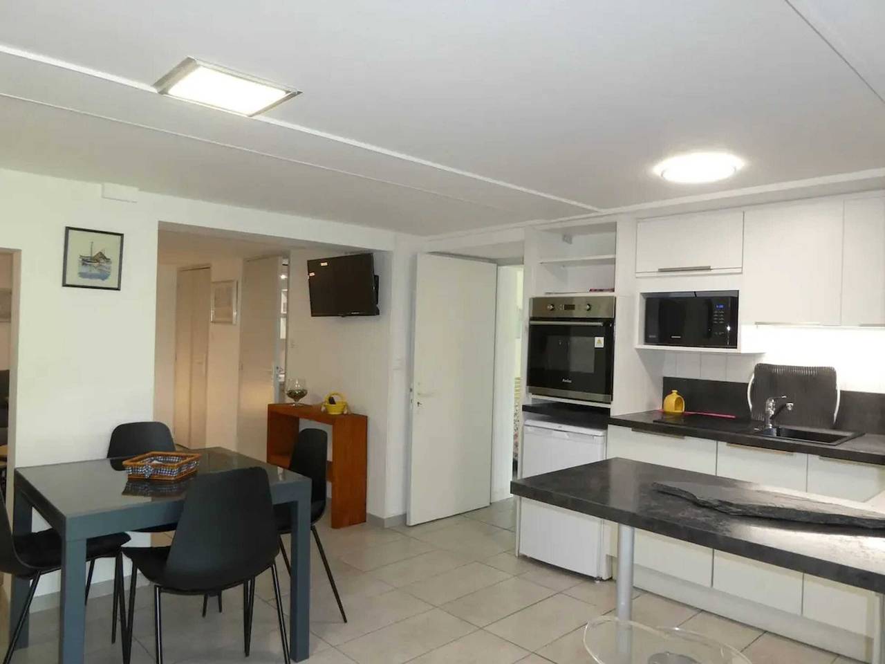Ganze Wohnung, Modernes Apartment in Latresne mit Jacuzzi, 50 m² in Latresne, Bordeaux und Umgebung