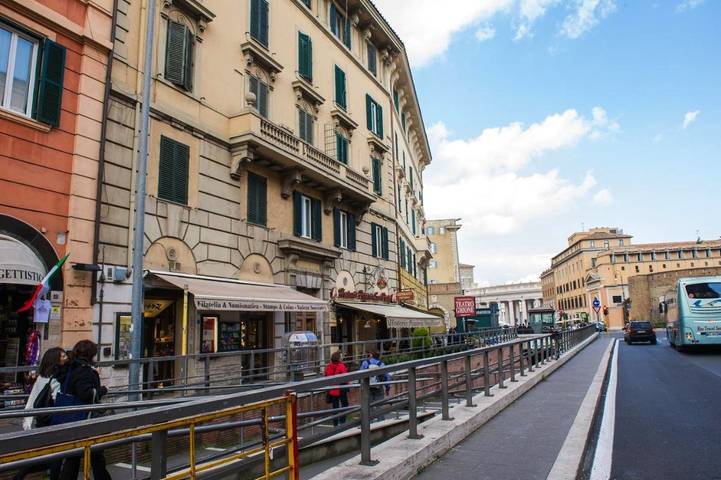 Location de vacances pour 13 personnes, avec vue et balcon dans Basilique Saint-Pierre - 4
