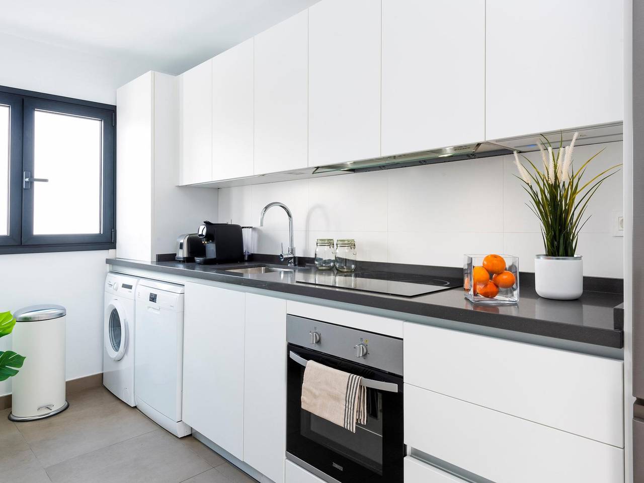 Apartamento vacacional entero, Misterhost Triana Ii Acogedor y Tranquilo in Central Seville, Sevilla