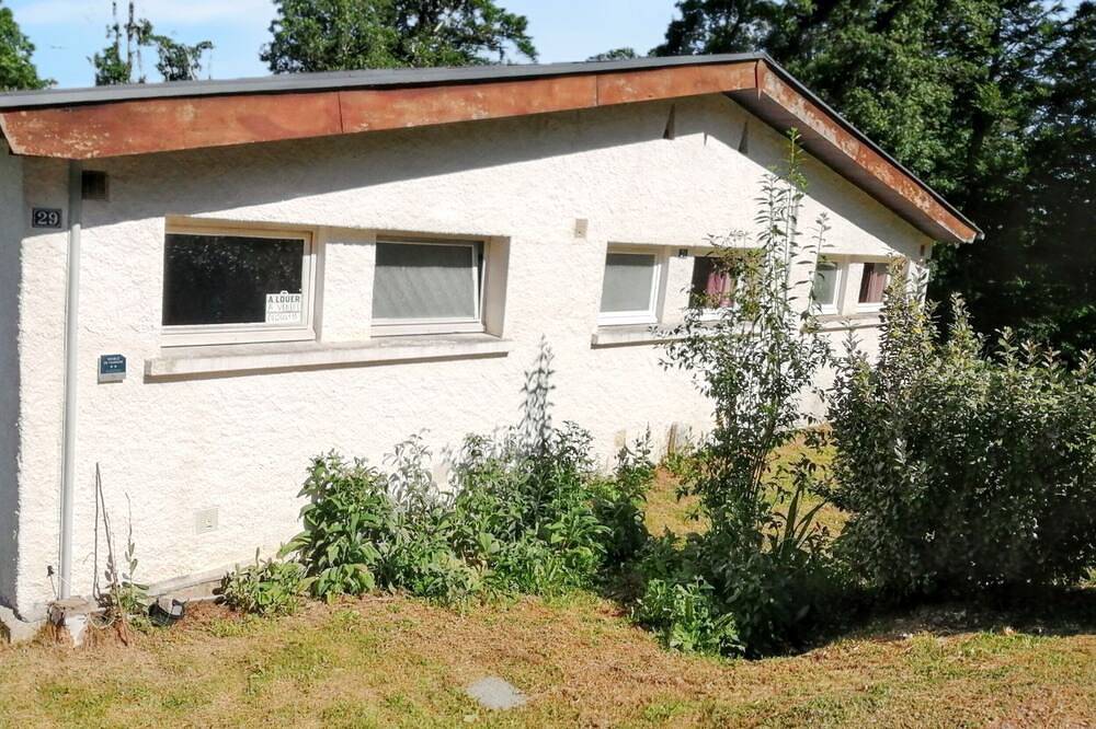 Apartamento entero, Homerez - Encantador Estudio en Treignac con Terraza de 22 m² in Treignac, Región de Tulle
