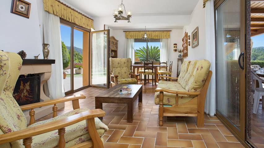 Casa rural para 6 personas, con Terraza y Jardín en Selva - 4