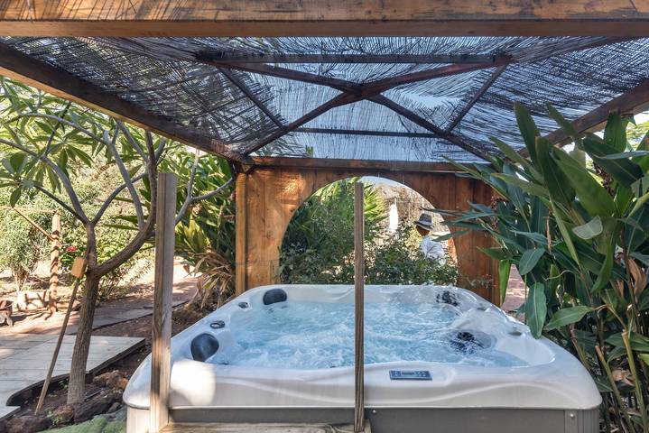 Cabaña de madera para 6 personas, con sauna además de jardín y jacuzzi, Se admiten mascotas en Gran Canaria - 2