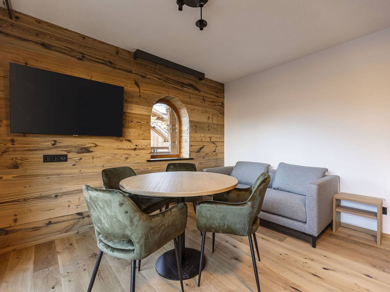 Geheel appartement, Lavish apartment with sauna in Lermoos, Ammergauer Alpen (Oostenrijk)