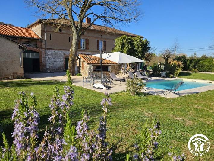 Gîte pour 13 personnes, avec piscine et jardin - 1