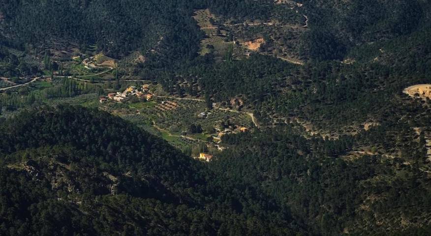 Casa rural para 14 personas, con vistas y jardín además de piscina para niños y piscina en Villaverde de Guadalimar - 4