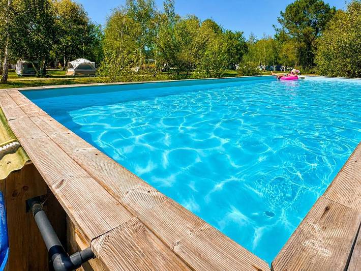 Location de vacances pour 2 personnes, avec Balcon et Terrasse ainsi que Jardin et Piscine à Naujac-sur-Mer - 2