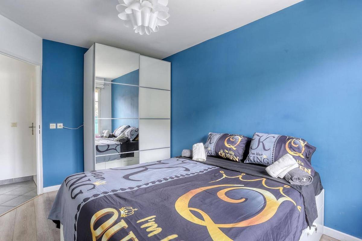 Appartement entier, One-Bedroom Apartment in Buc, Yvelines