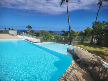 Gîte pour 6 personnes, avec vue et piscine dans Port de Saint-Gilles les Bains