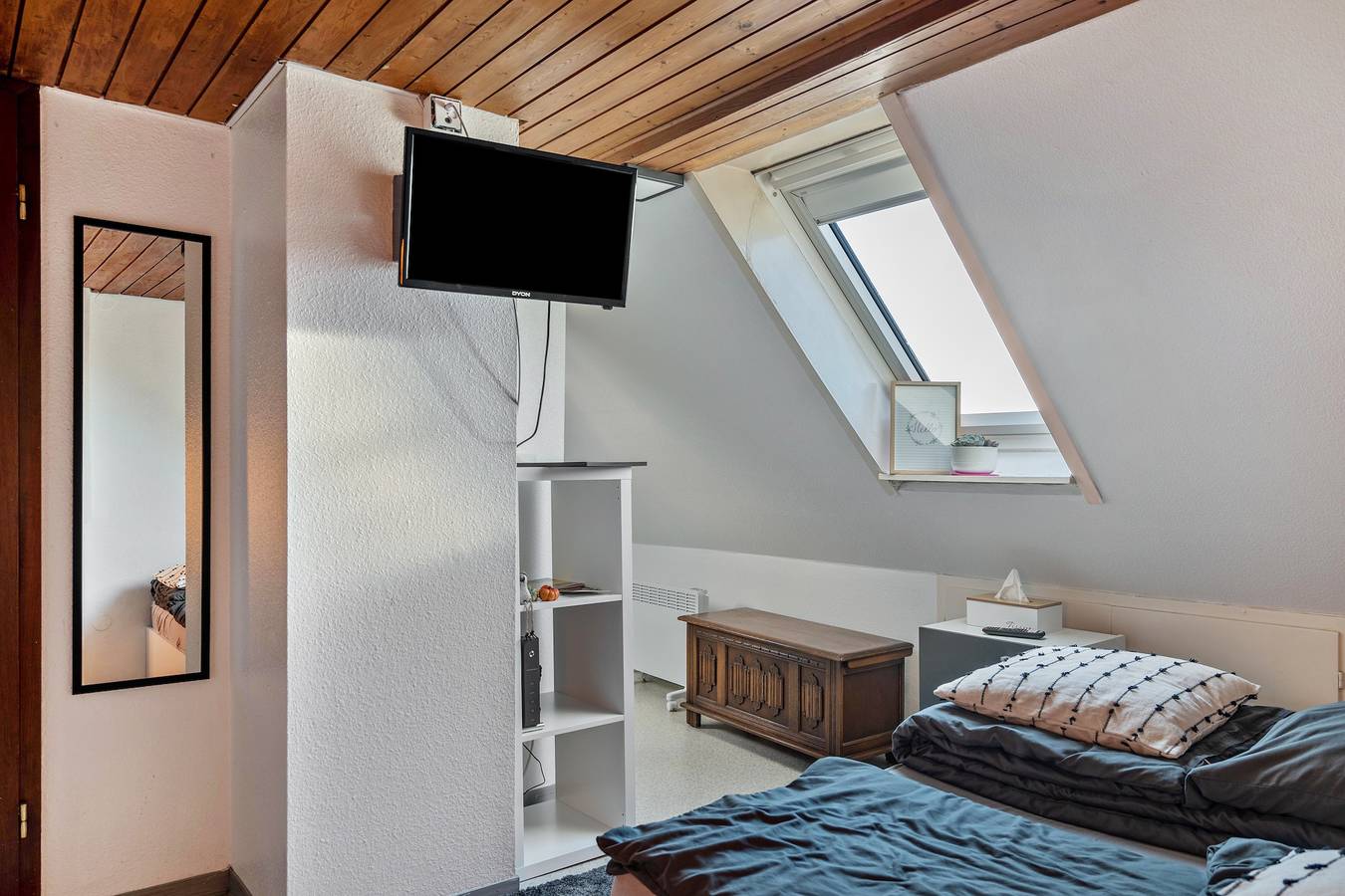 Ganze Wohnung, Ferienwohnung 'Storchennest' mit Wi-Fi in Ludwigsburg, Landkreis Ludwigsburg