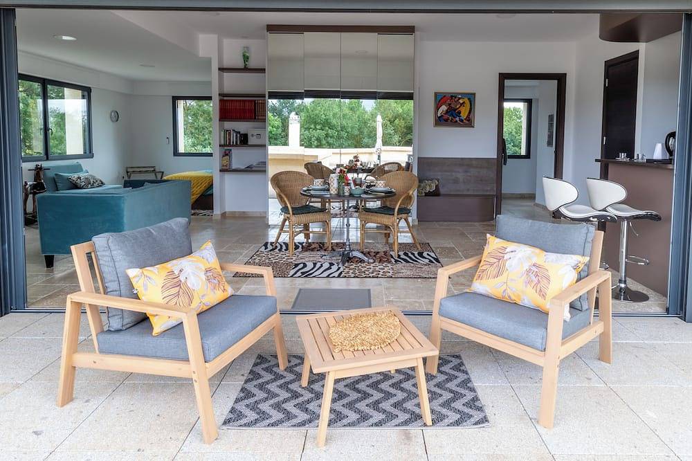 Suite Alpilles 5 épis exceptional accommodation in the heart of an exceptional region in Châteaurenard, Arles region