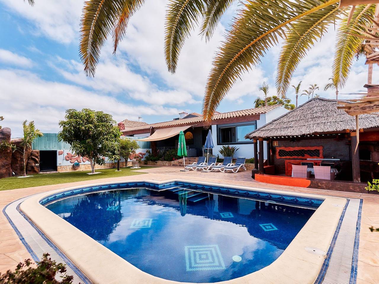 Chalet "Anais luxury villas" in Playa Paraíso, Adeje