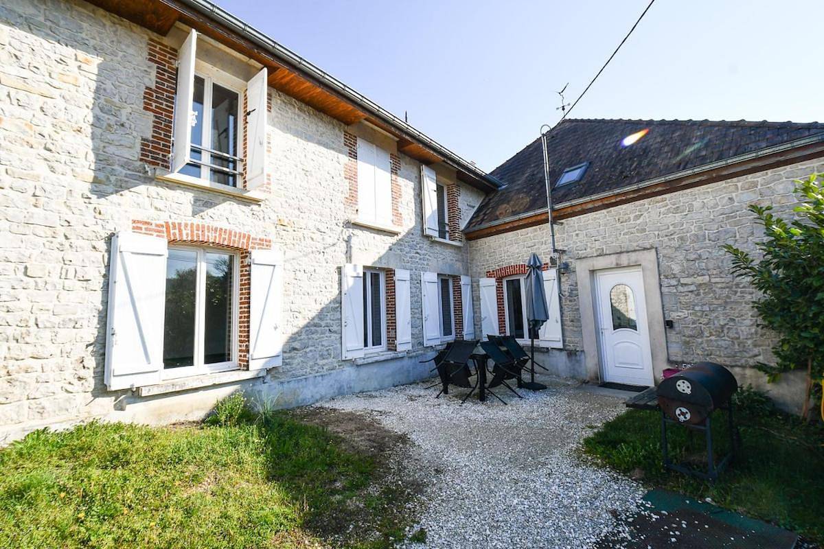 Grande maison de champagne Chez L in Noé-les-Mallets, Aube