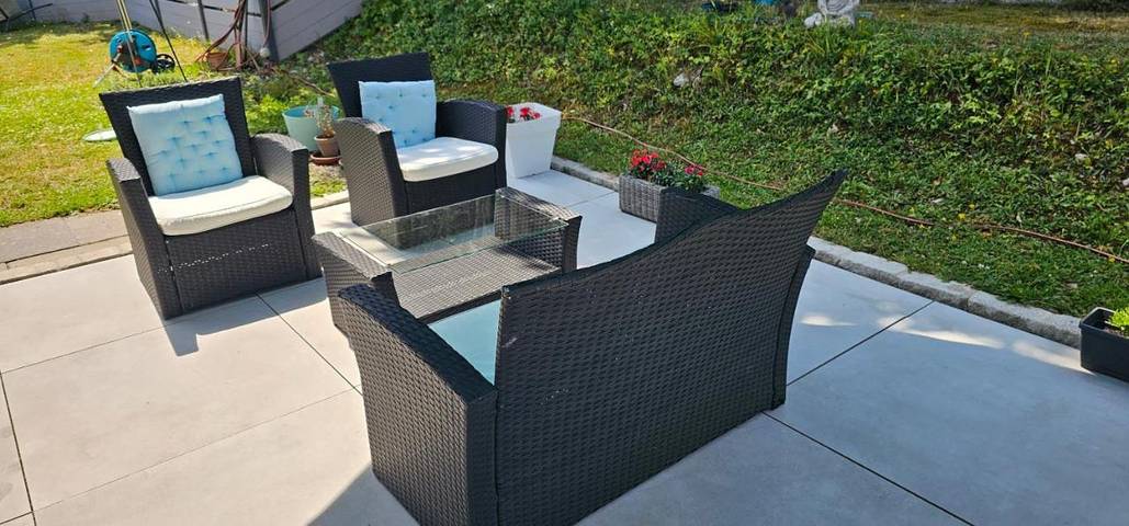 Location de vacances pour 2 personnes, avec Terrasse ainsi que Jardin et Vue à Port-Valais - 2