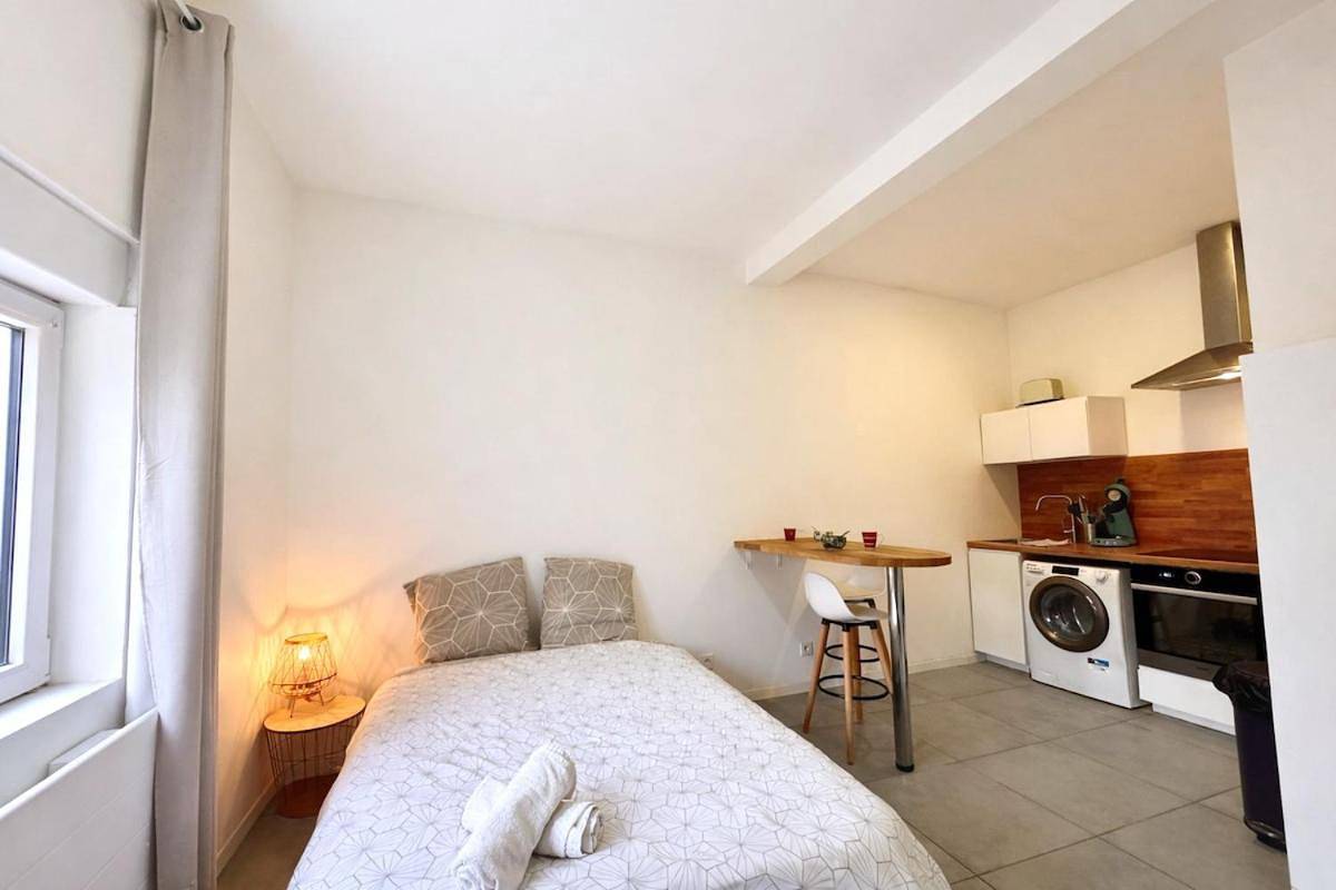 Appartement entier, Le cocon paisible de montereau 2 pers 350 m hôpital in Montereau-Fault-Yonne, Seine-et-Marne