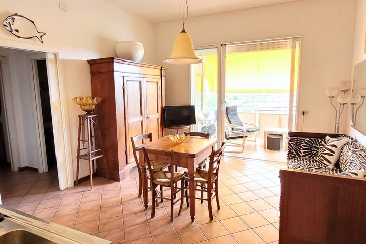 Appartamento intero, Cn043 - Cesenatico, quadrilocale fronte mare con terrazza panoramica in Cesenatico, Provincia di Forlì-Cesena