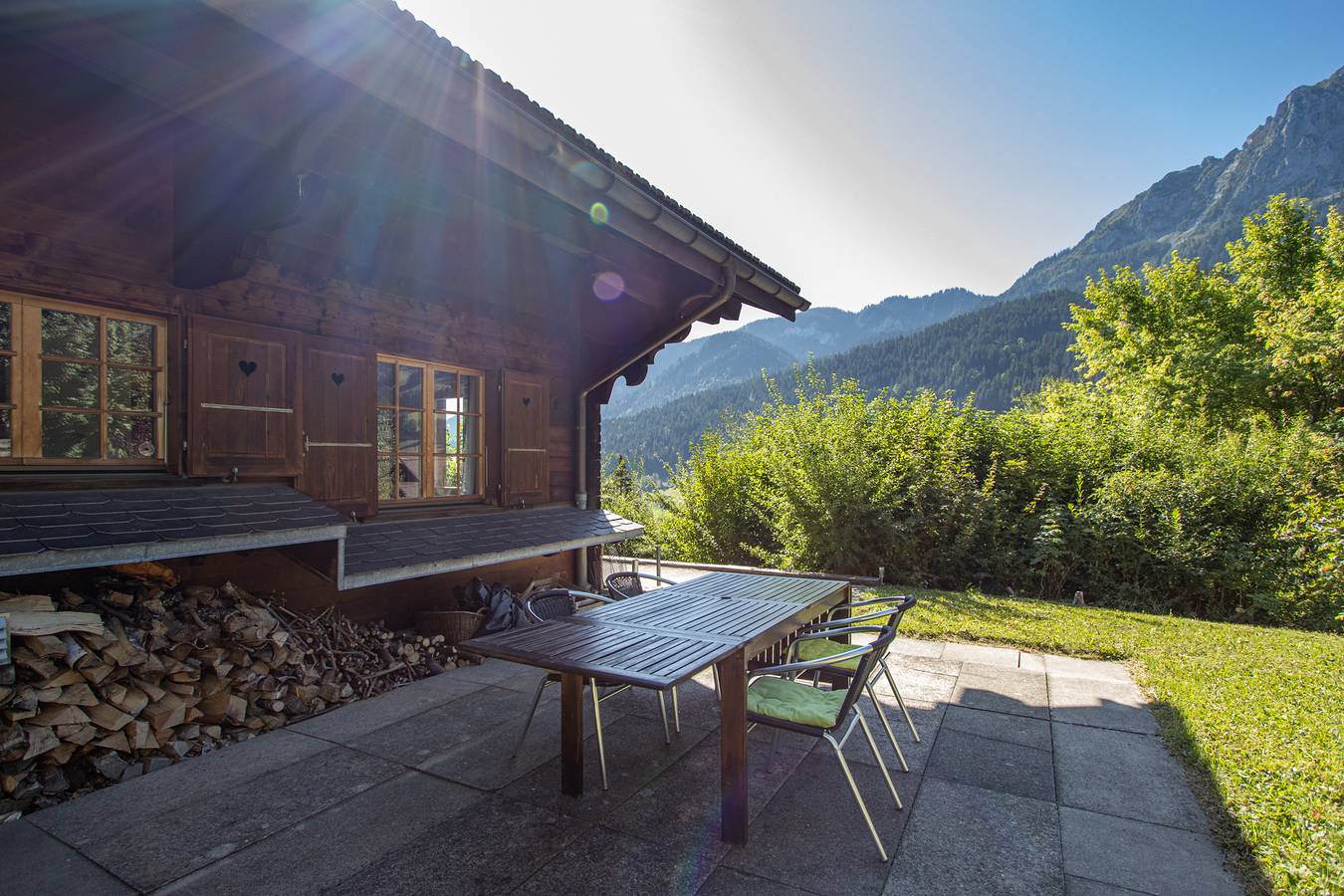 Apartamento vacacional entero, Chalet Les Jumelles - 5 Schlafzimmer, 160m², 10 Personen in Rougemont, Pays-d'Enhaut Region