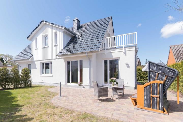 Ferienhaus für 4 Personen, mit Terrasse und Garten sowie Sauna in Born a. Darß