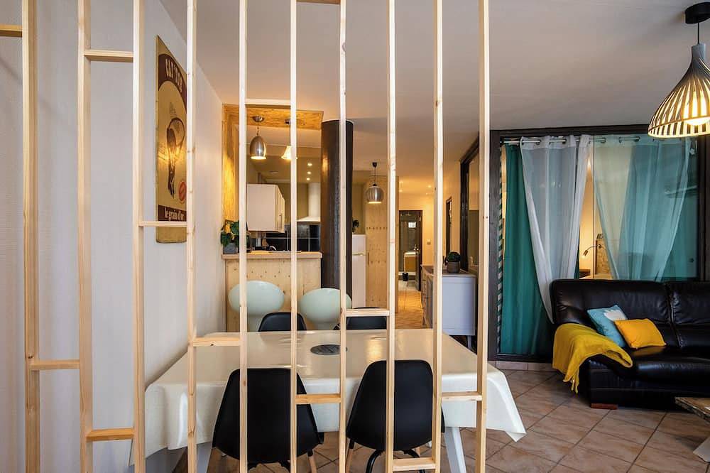 Entire apartment, Spacious apartment in the center of Chambéry - walking distance to the train station in Chambéry, Chambéry region