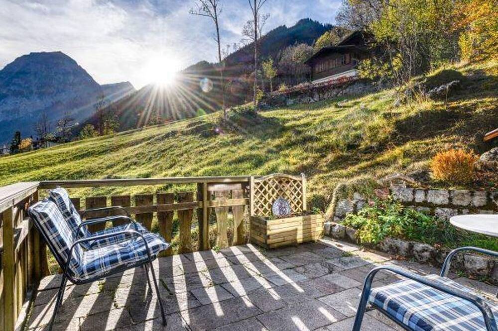 Apartamento inteiro, Chalet Zentral Bach by A-Appartments - Holiday apartment in Rätikon mountain range, Brand