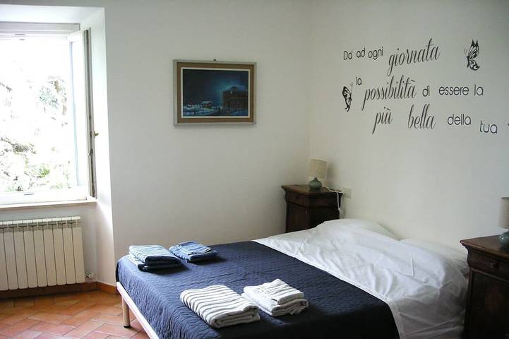 Entire apartment, Angela's House on the Ancient Walls of Todi for 2/4 people in Todi, Perugia Province
