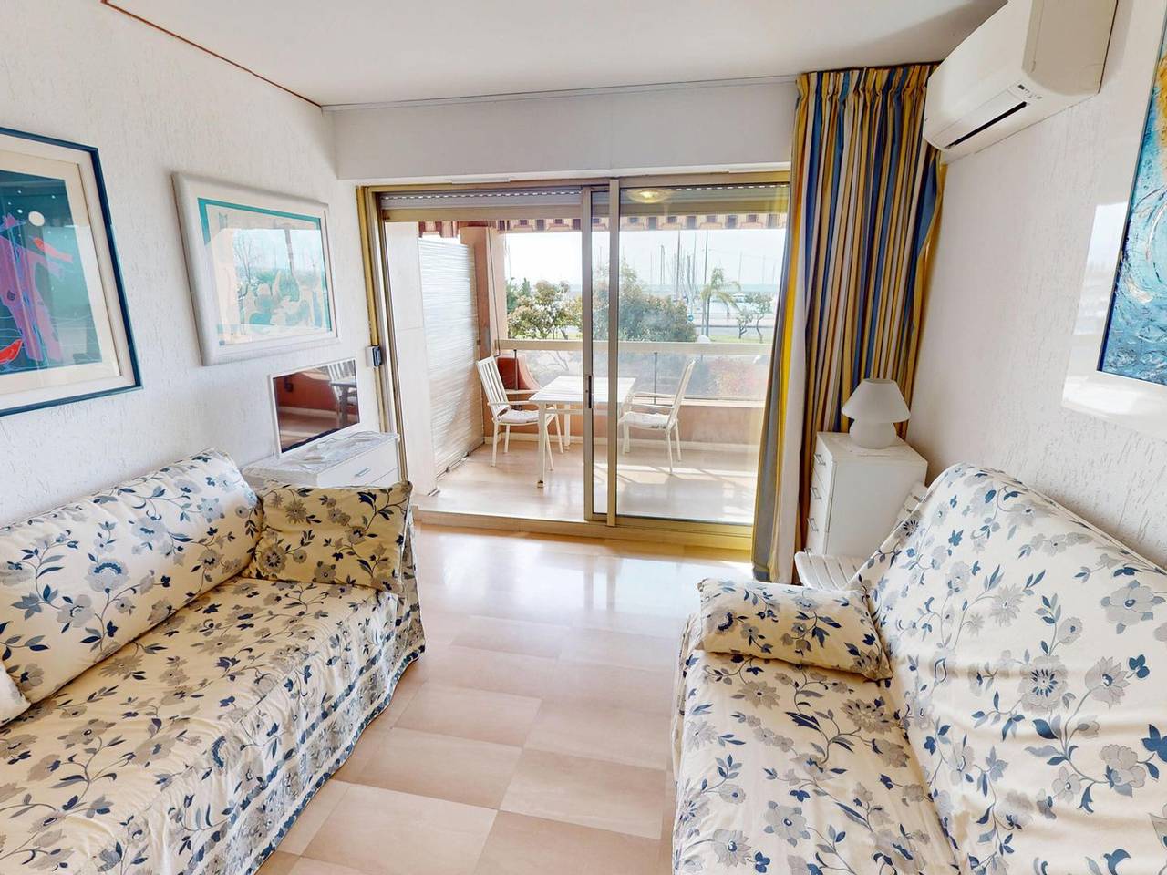 Hel studio-lejlighed, Nice studio in Menton with terrace and garage in Menton, Nice og omegn