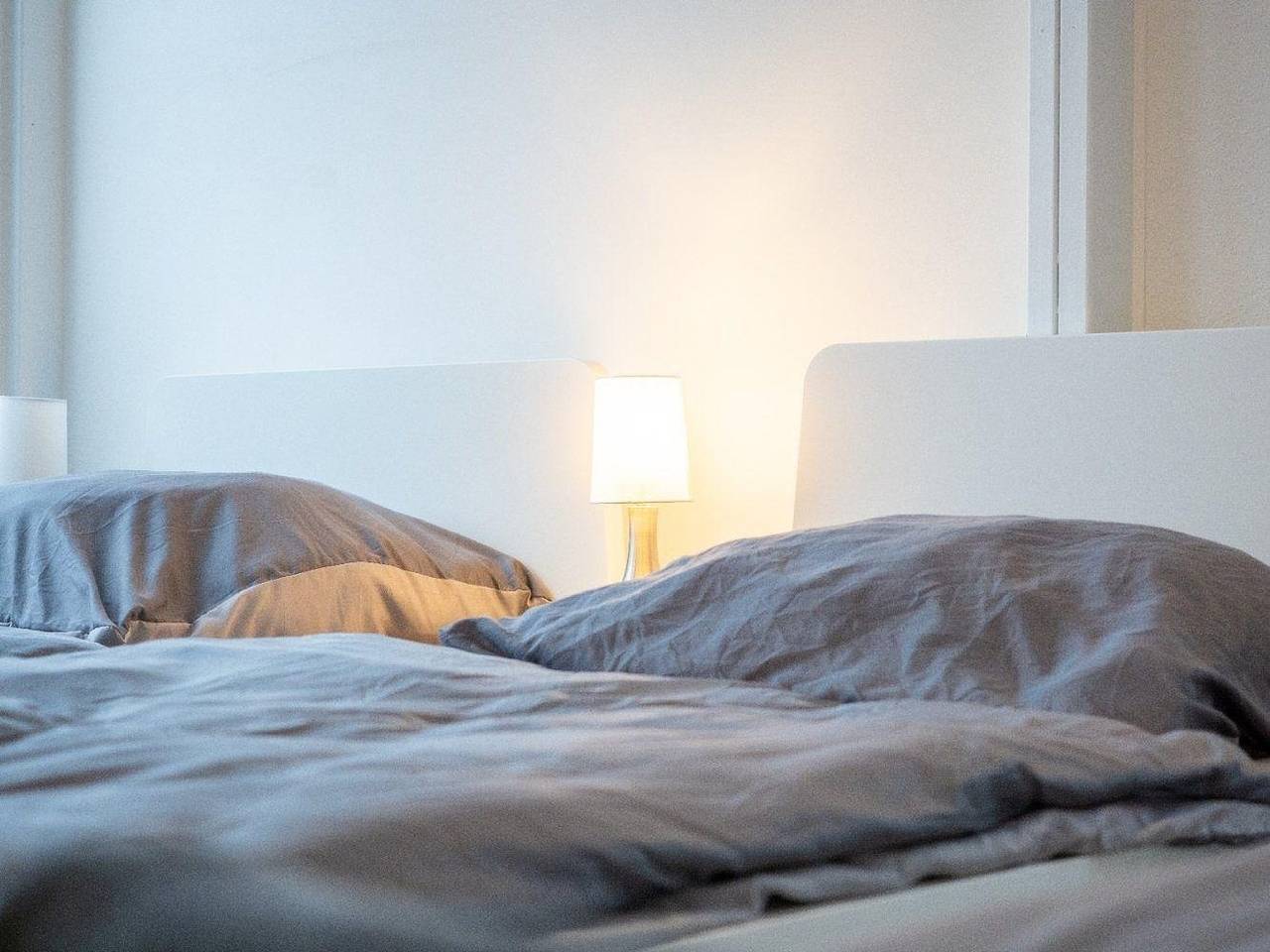 Ganze Ferienwohnung, Monteurwohnung für 5 Personen mit Balkon & Küche – Ahrensburg Nähe Hamburg in Ahrensburg, Kreis Stormarn