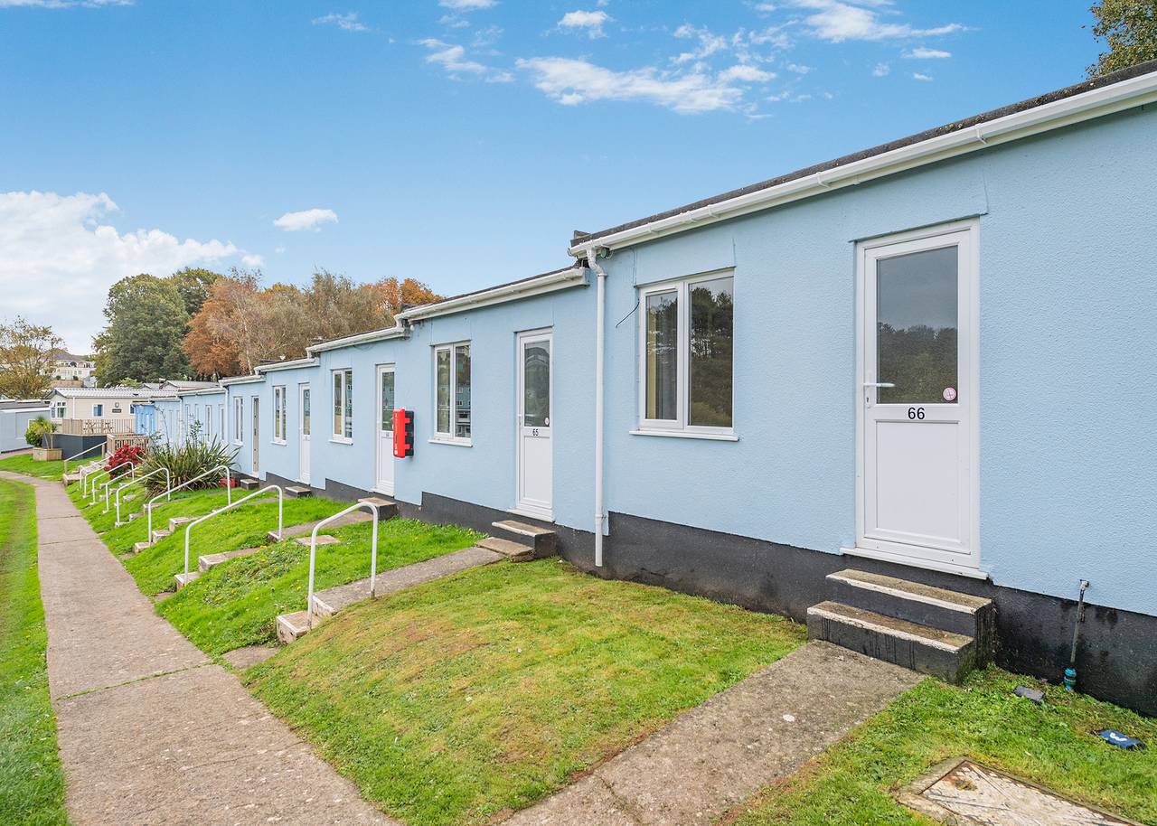 Silver 1 Chalet Slps 4 Pet in Brixham, Torbay