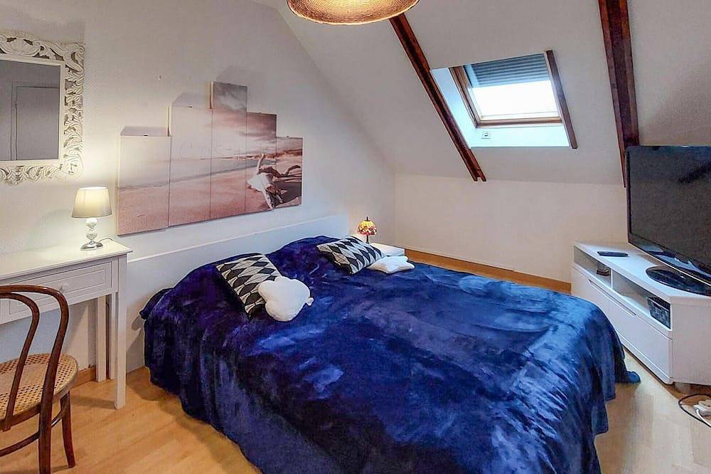 4 bedroom stunning home in Gouesnach in Gouesnach, Côte de Cornouaille