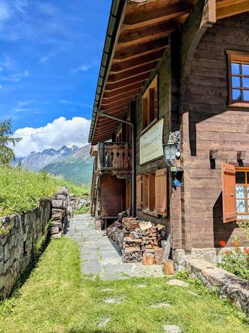 Chalet pour 4 personnes, avec vue ainsi que jardin et balcon à Zermatt
