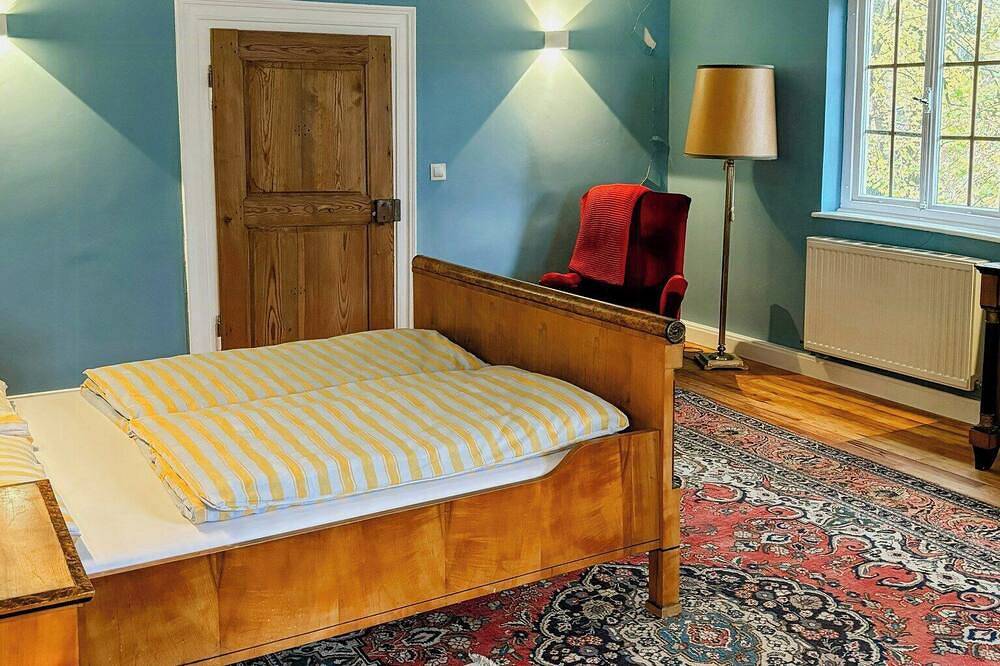 Historisches Forsthaus bei Schloss Dennenlohe in Unterschwaningen, Fränkisches Seenland
