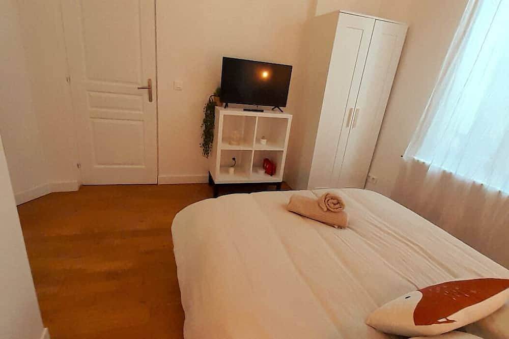 Appartement entier, 1-Studio Cosy à 10 min de Paris | Train, Métro in Noisy-le-Sec, Seine-Saint-Denis
