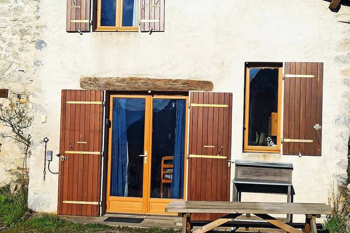 Location de vacances pour 3 personnes, avec Terrasse et Jardin à La Bâtie-des-Fonds