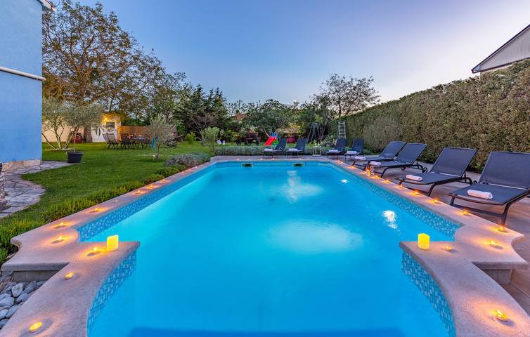 Location de vacances pour 12 personnes, avec piscine, animaux acceptés à Svetvinčenat - 4