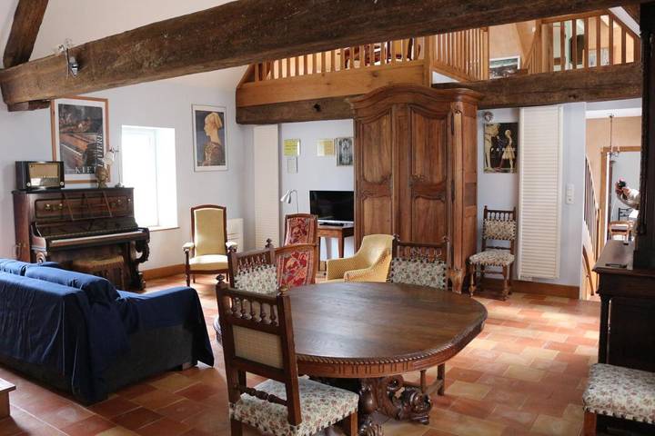 Location de vacances pour 5 personnes, avec Terrasse et Jardin à Souvigny