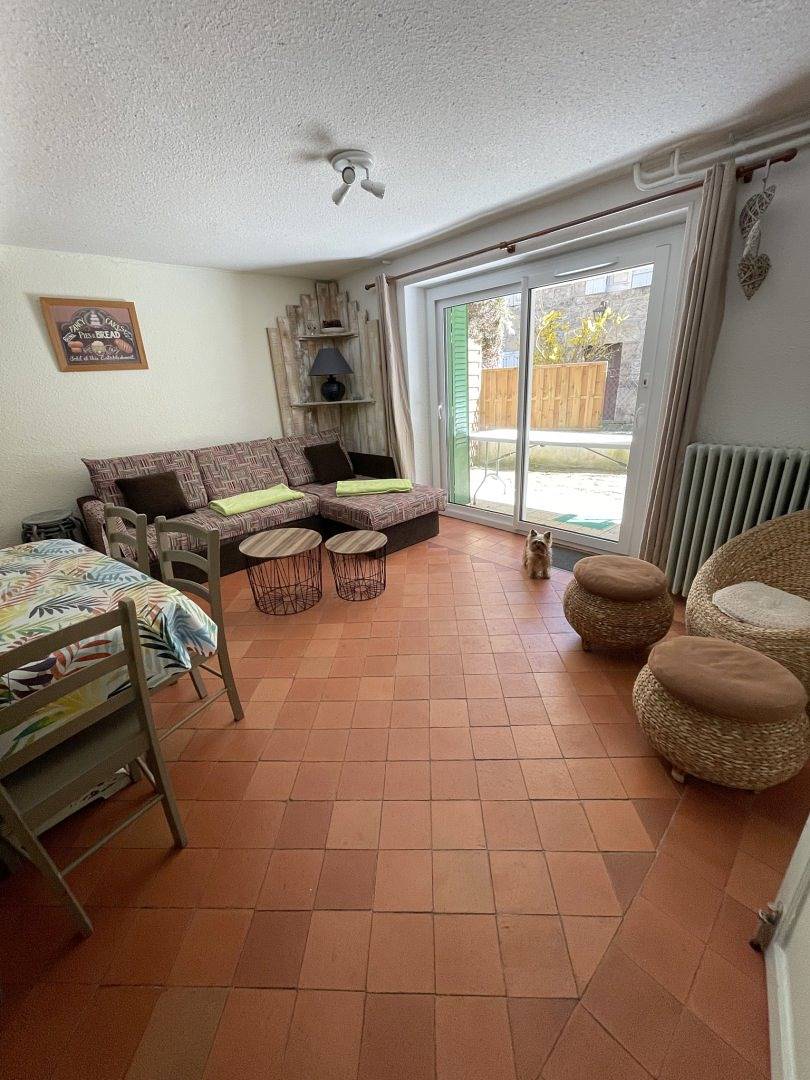 Appartement entier, Appartement cour privée, 2 chambres, proche commerces, parc in La Bourboule, Parc naturel régional des Volcans d'Auvergne