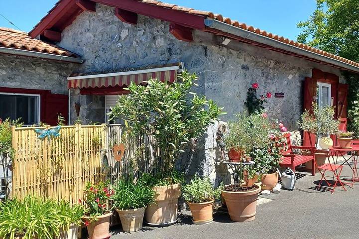 Location de vacances pour 2 personnes, avec jardin à Saint-Esteben - 4