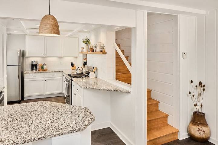 Log cabin for 6 people, with balcony and yard as well as hot tub in Pikes Peak