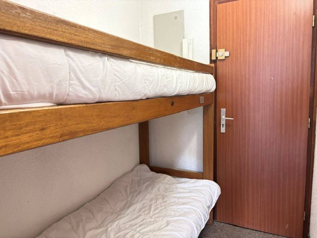 Estudio entero, Apartamento a pie de pistas con piscina y estacionamiento en Les Gets in Les Gets, Les Portes du Soleil