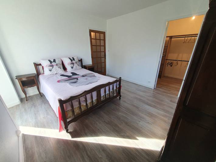 Gîte pour 8 personnes, avec terrasse dans Auvergne-Rhône-Alpes - 4