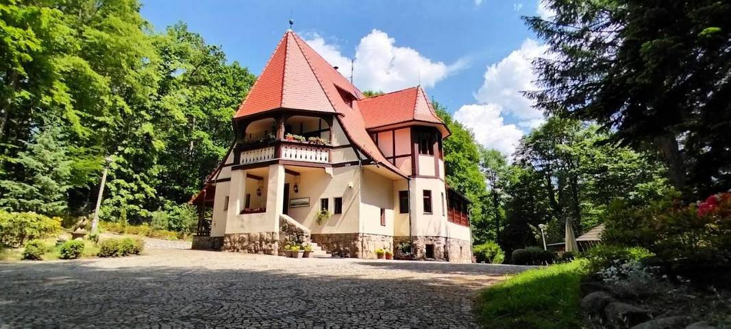 Apartament wakacyjny dla 20 osób, z sauna i basen oraz widok i ogród, zwierzęta dozwolone w Zachełmie