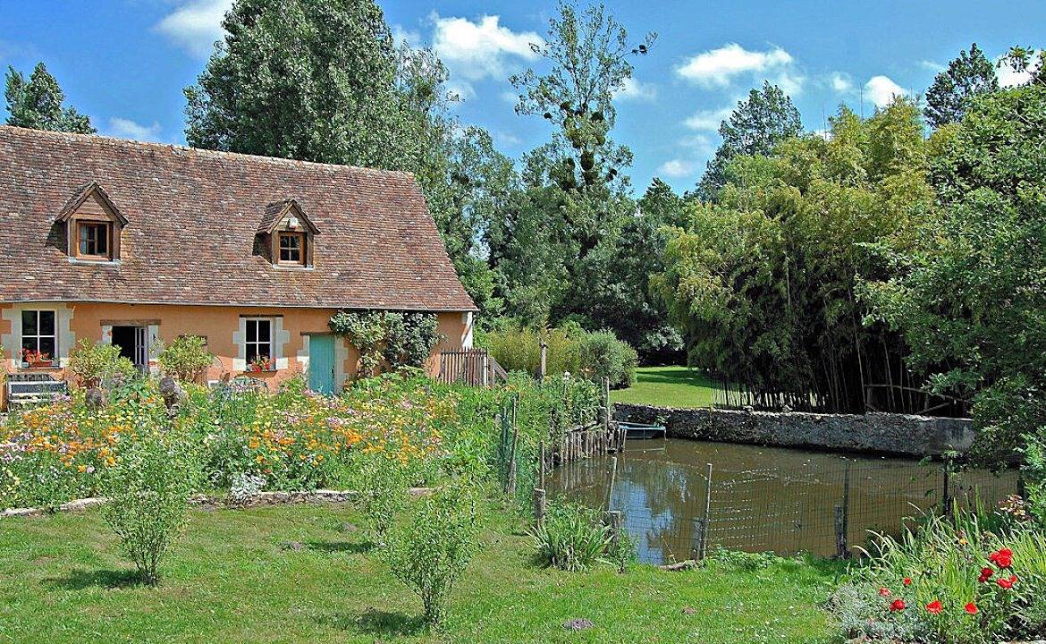 Gites en Sarthe avec piscine près du zoo de la Flèche in Savigné-sous-le-Lude, Vallée de la Loire