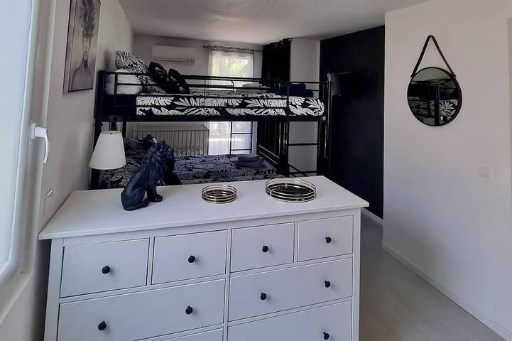 Location de vacances pour 8 personnes, avec jardin et terrasse à Langlade - 4