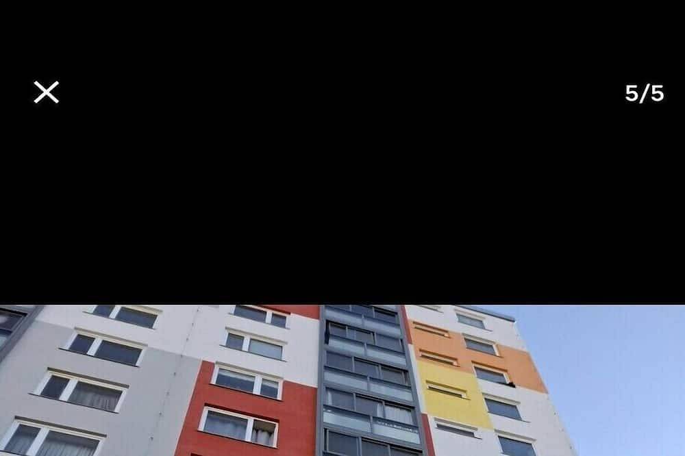 Ganze Wohnung, Ferienwohnung in Hanau mit Schwimmbecken in Hanau, Main-Kinzig-Kreis