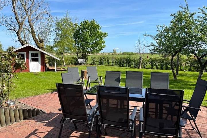 Ferienwohnung für 10 Personen, mit Terrasse und Garten - 1