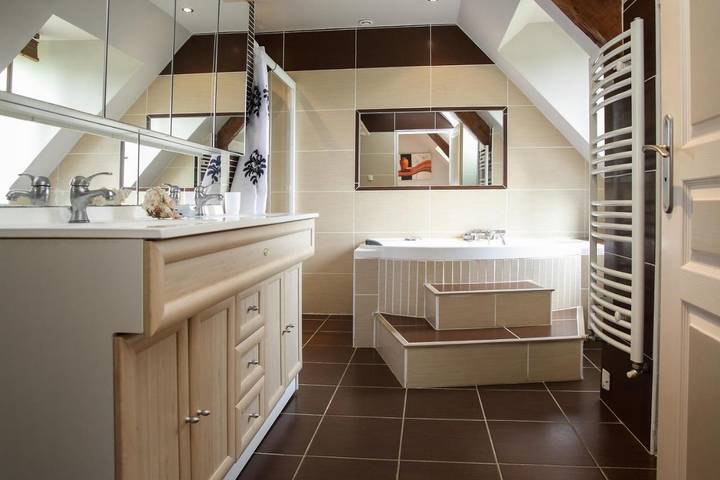 Location de vacances pour 2 personnes, avec vue et jardin ainsi que piscine et terrasse, animaux acceptés à Saint-André-d'Allas - 4