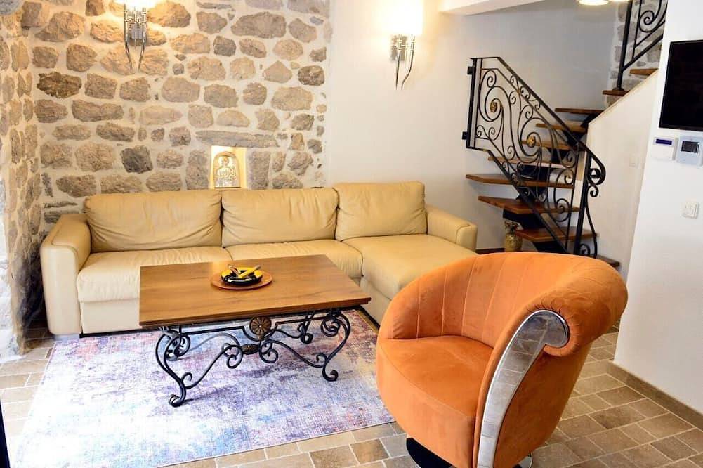 Haus mit 3 Schlafzimmern am Meer in Kotor, Boka Kotorska