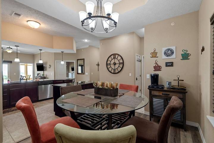 Vacation apartment for 6 people, with hot tub and yard in Missouri